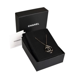 Colgante Chanel CC plata