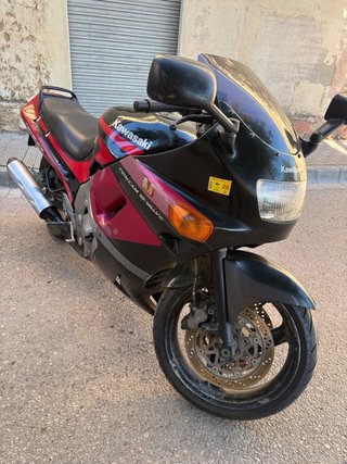 Kawasaki ZZ-R600 Sportbike Roja y Negra