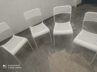 Juego de 4 sillas blancas ikea 6 €cada una