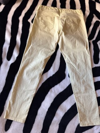 Pantalón vaquero amarillo claro