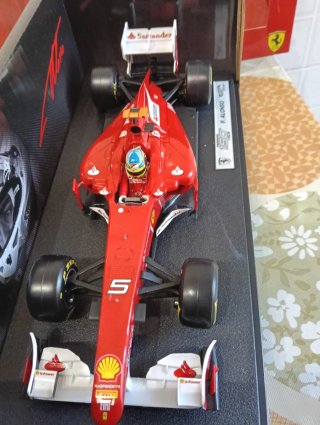 Ferrari F150 Alonso Hot Wheels 1:18