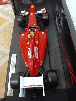 Ferrari F150 Alonso Hot Wheels 1:18