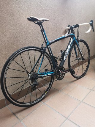 Bicicleta carretera de carbono  BH G5.