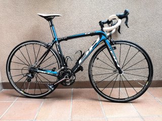 Bicicleta carretera de carbono  BH G5.