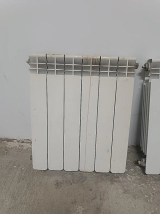 Radiadores de calefacción blancos