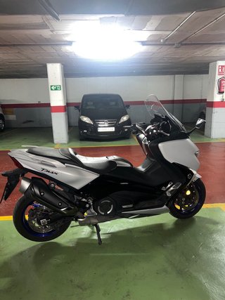 Yamaha TMAX DX 2019 Maxi Scooter