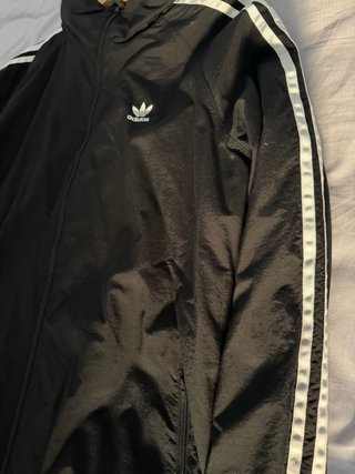 Chaqueta Adidas Negra con Cremalleras