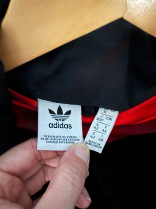 Chaqueta Adidas Negra con Cremalleras