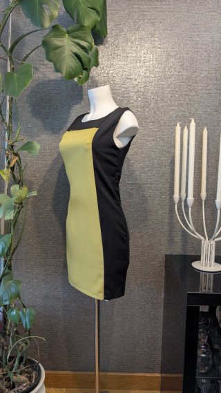 Vestido Sweewë bicolor talla M