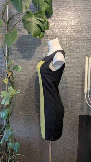 Vestido Sweewë bicolor talla M