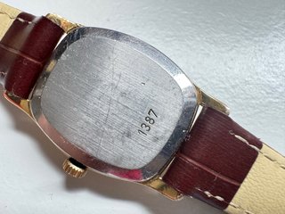 Omega De Ville Cuarzo Mujer Oro Marrón
