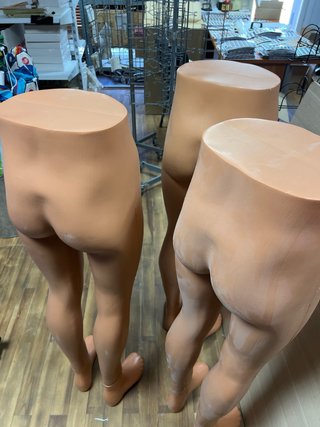 Maniquí de torso y piernas para exhibición