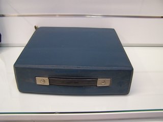 Máquina de escribir Olivetti DORA