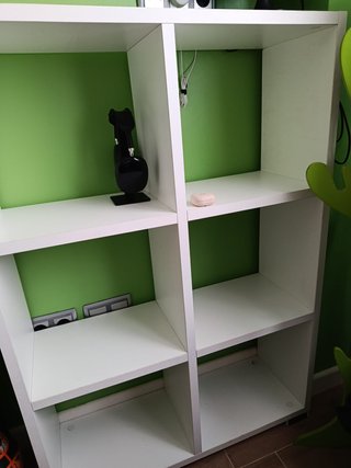 Dos estanterías de cubos blanca