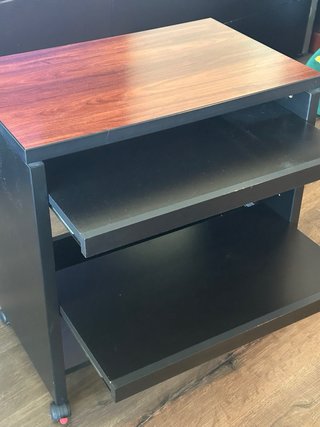 Mueble Auxiliar / Mesa de TV con Ruedas y Baldas