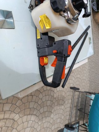 Tagliasiepi a scoppio