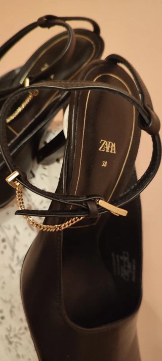 Salón Zara Piel Punta Cuadrada Talla 38