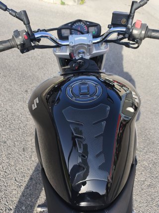 Suzuki GSR600 Naked Manual