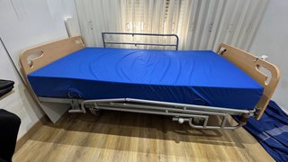 Cama hospital articulada eléctrica