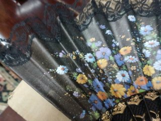 Abanico antiguo floral encaje negro