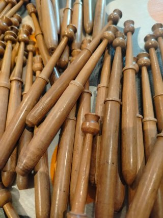 Bolillos de madera para encaje