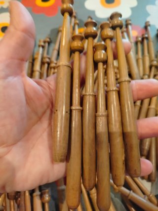 Bolillos de madera para encaje