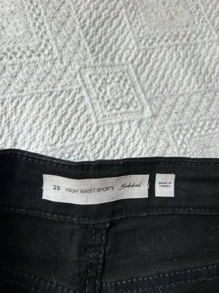 Shorts negros de tiro alto