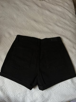 Shorts negros de tiro alto