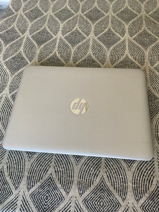HP EliteBook 820 8GB de RAM, 128GB SSD, Windows 11
