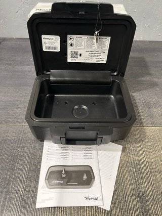Caja fuerte Master Lock con llave