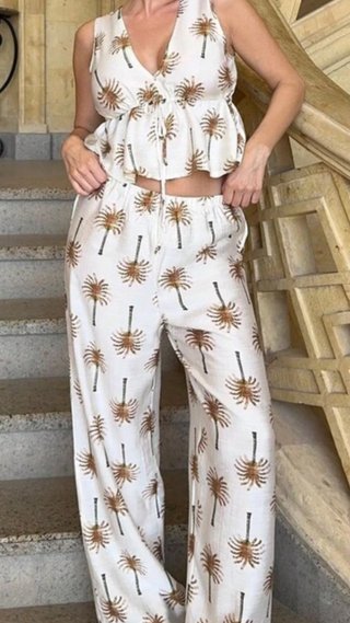 Conjunto de pantalón y top palmera