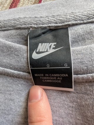 Sudadera Nike SB gris con estampado