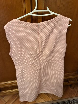 Vestido de verano rosa sin mangas
