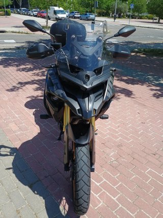 Voge 525 DSX black knight