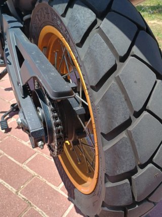 Voge 525 DSX black knight