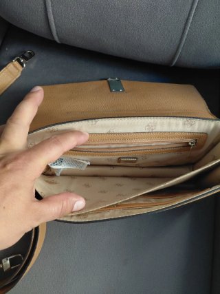 Bolso Guess Beige y Dorado