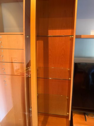 Mueble de salón madera y cristal