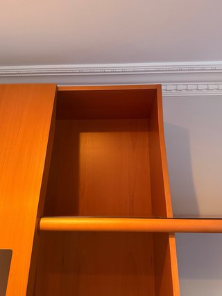 Mueble de salón madera y cristal
