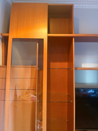 Mueble de salón madera y cristal
