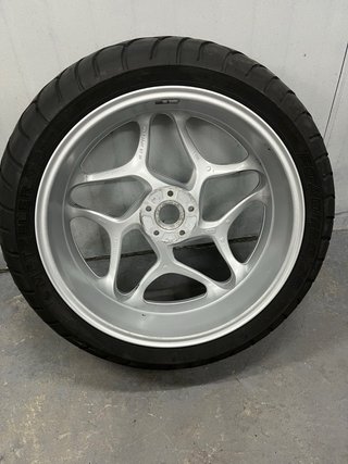 Rueda BMW F800ST