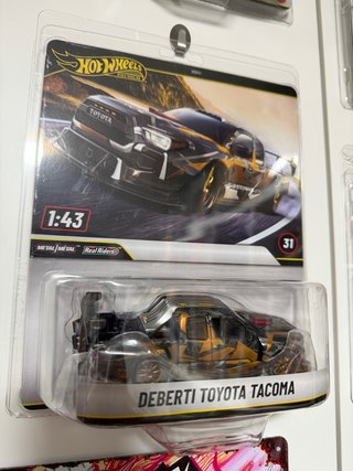 Hot Wheels Deberti Toyota Tacoma Premium 1:43