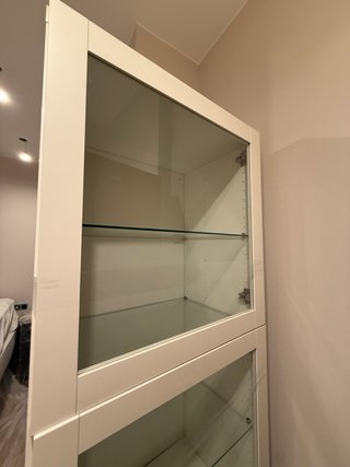 Estantería Vitrina IKEA Bestá Madera y Cristal