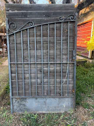 Portón exterior hierro forjado