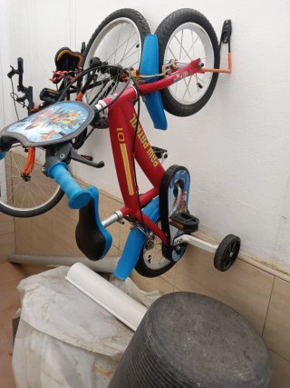 Bicicleta infantil Paw Patrol roja