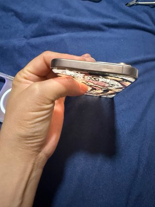 iPhone 16 Pro Max dorado