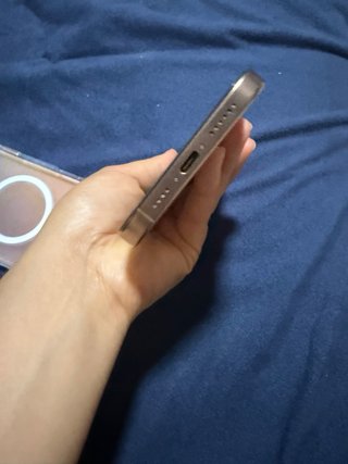 iPhone 16 Pro Max dorado