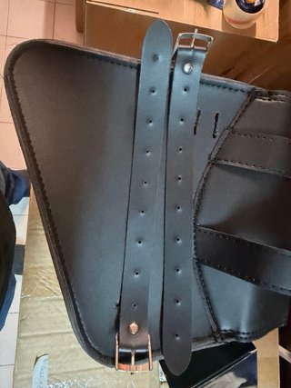 Alforjas laterales moto cuero negro