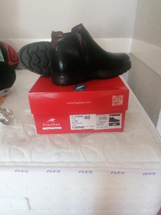 Botín Fluchos piel negro cremallera caballero 40