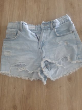 Pantalón corto vaquero Zara desgastado