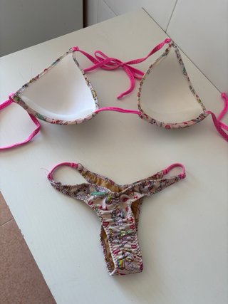 Bikini de posing unicornios